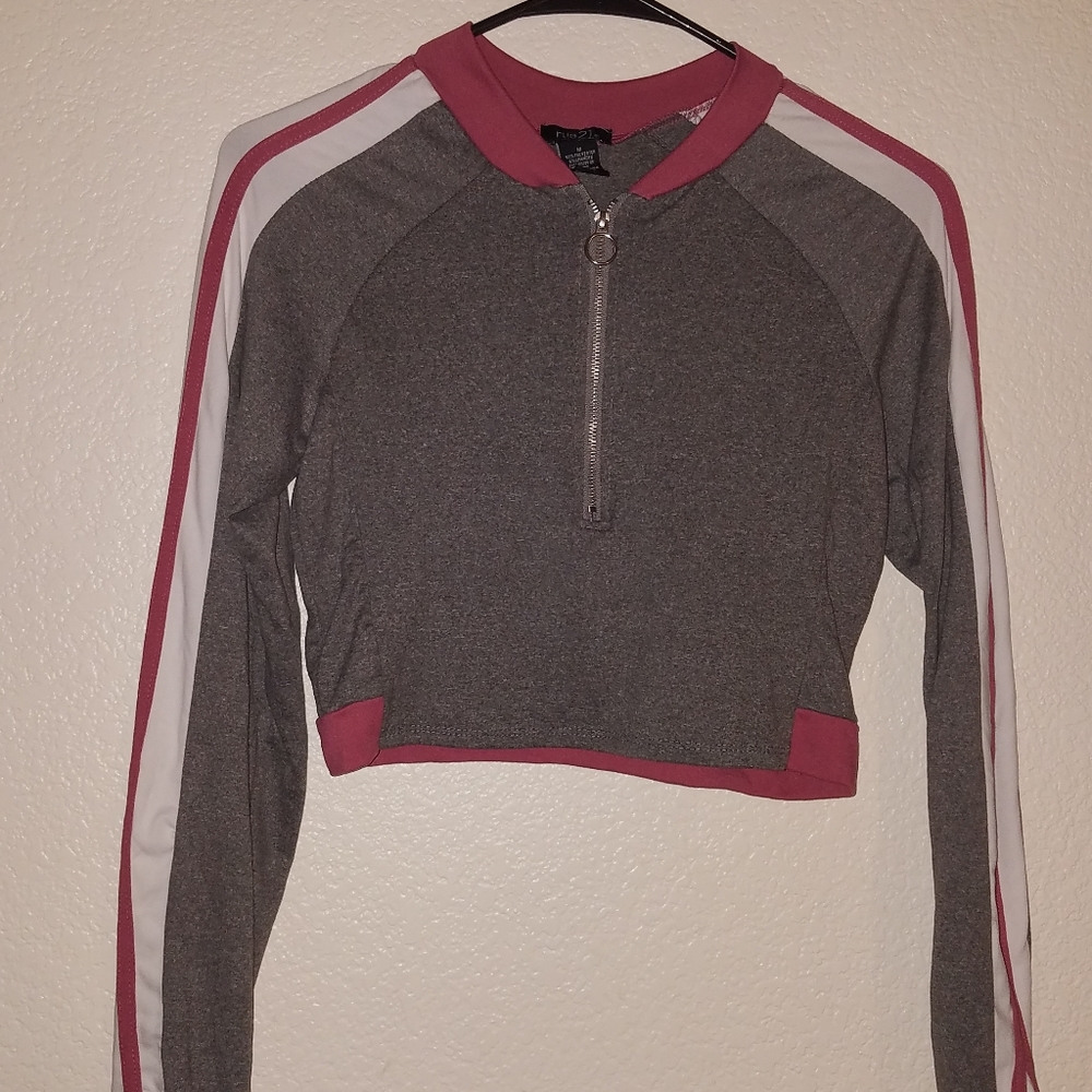 Long sleeve low crop top